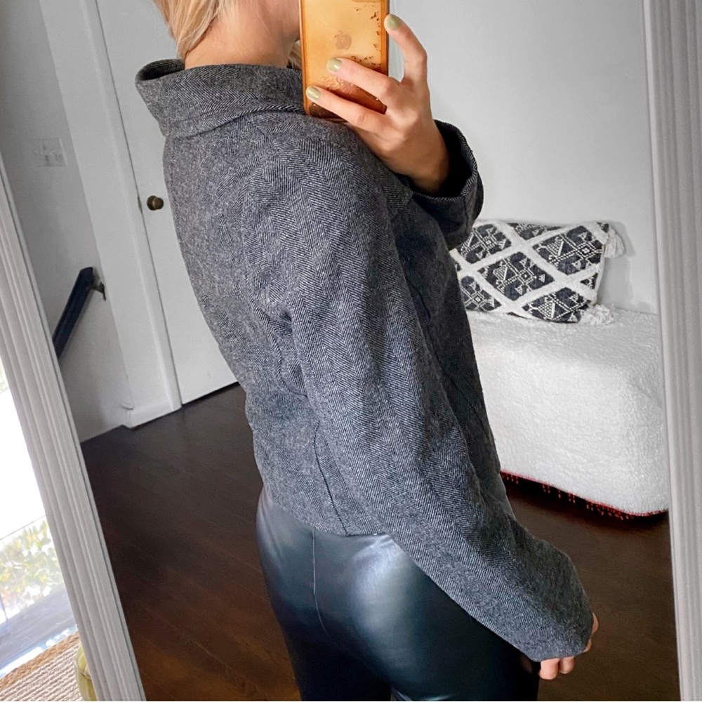 Gap Grey Herringbone Wool Blend Jacket! - image 5